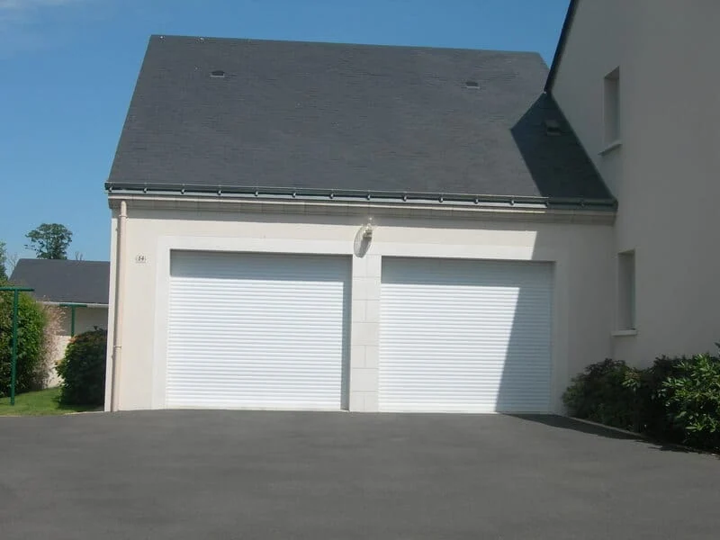 porte de garage enroulable blanche at fermetures