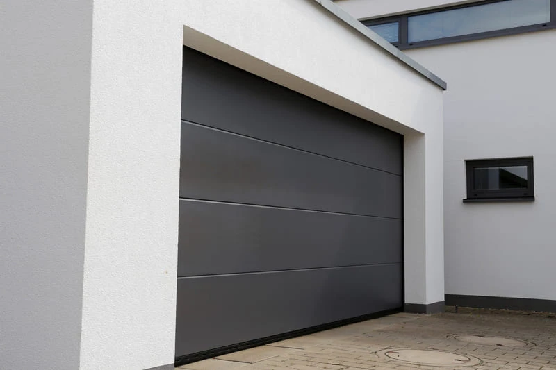 porte de garage sectionnelle design at fermetures